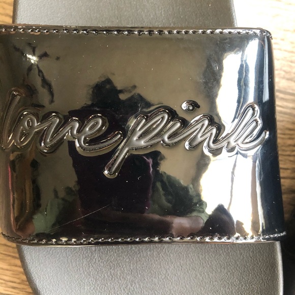 SOLD! Victoria's Secret Pink Single Strap Slides - Picture 6 of 7